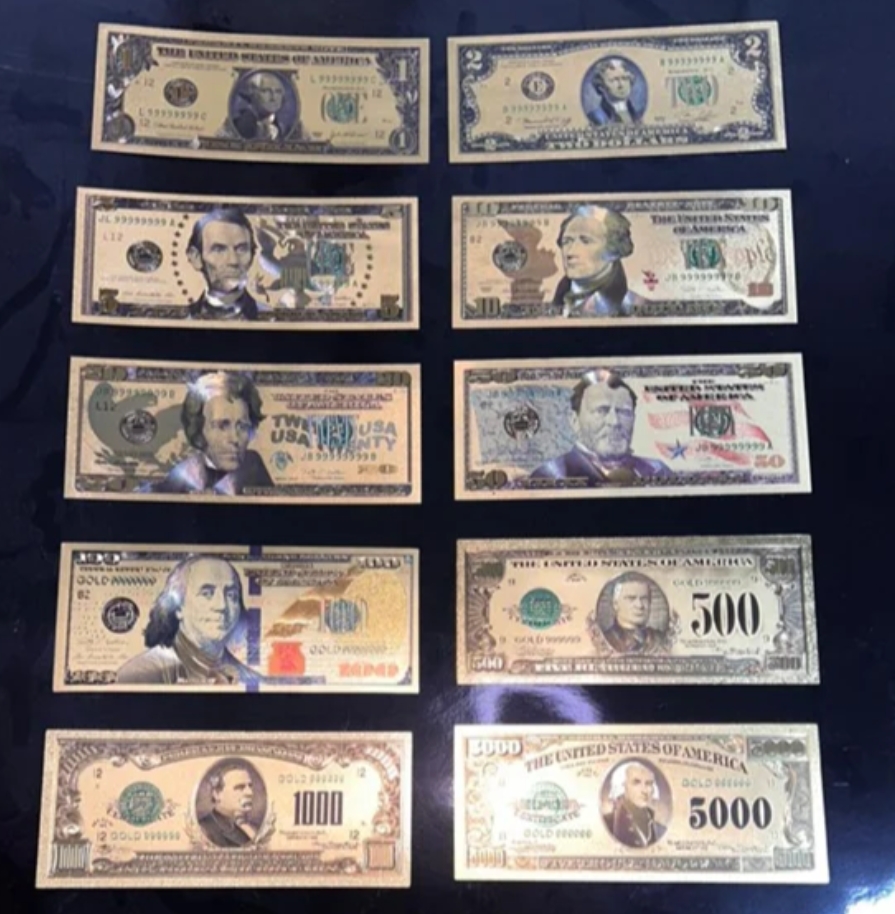 مجموعه ۱۲ عددی اسکناس‌های طلایی آمریکا – نسخه کلکسیونی  Luxury | 12‑Piece US Gold Banknote Collection ست کلکسیونی ۱۲ عددی اسکناس‌های تاریخی آمریکا با روکش طلا،۲۴ عیار با سرتیفیکیت به همراه یک استند اسکناس مخصوص اسکناس های روکش طـــلا با پلاک🇺🇸 24kGOLD